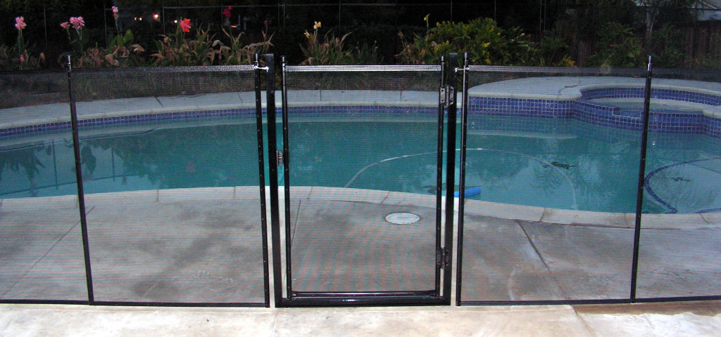 Removable Mesh Safety Pool Gates - SD Pool GuardSD Pool Guard